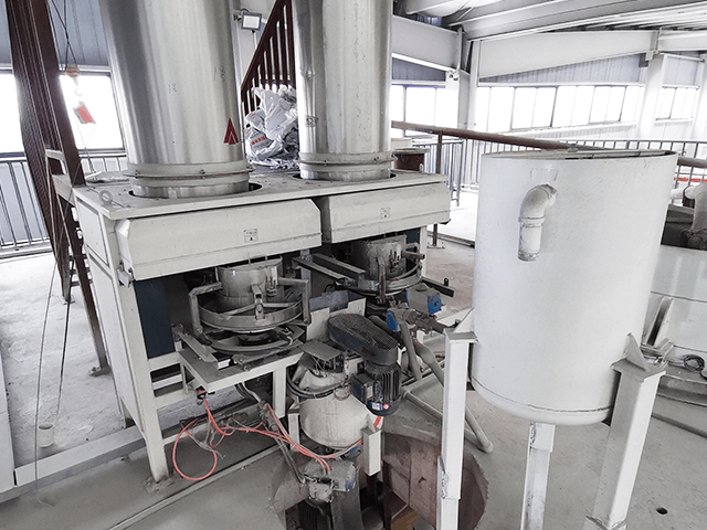 Sistema automático de medición y mezcla de polvo de aluminio